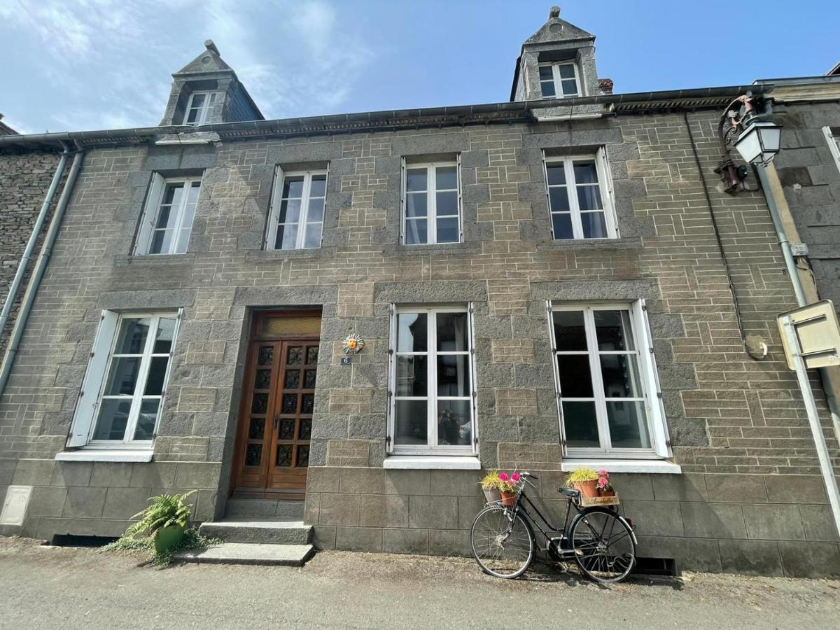 Maison spacieuse authentique proche St Malo Rennes, bienvenue à la Casa Cozumel Pleugueneuc Exterior foto